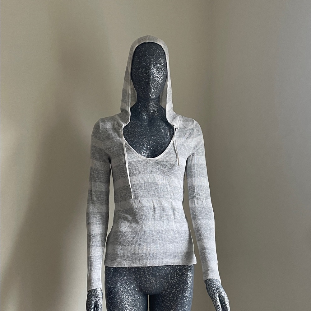 Aeropostale Light Gray Knit Top